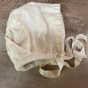 Vintage Baby Girl Hat Bonnet Cream Silk 3-6 Months